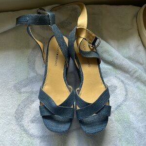 Lucky brand platform buckle sandals